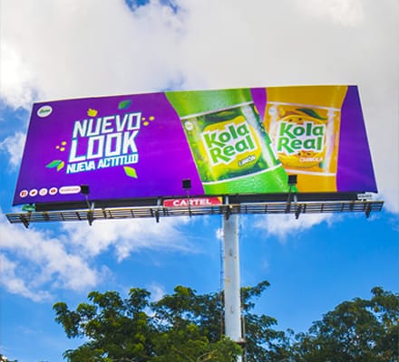 Letreros en vallas publicitaria